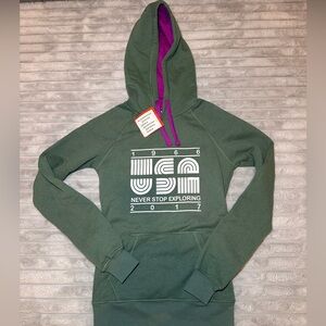*NWT* Women’s The North Face Hoodie